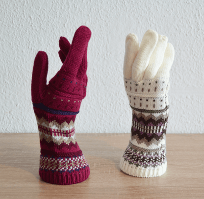 Handmade alpaca gloves